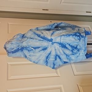 NWOT Chuze Fitness Hoodie